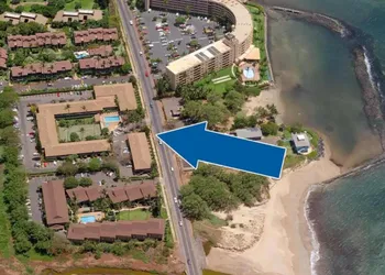 Walk to Beach! Full Kitchen and Pool hotel thumbnail 5
