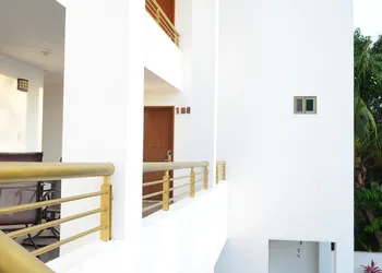 Hotel Real Mercedes hotel thumbnail 4
