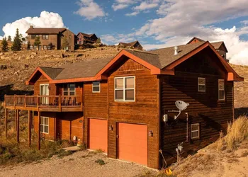 Beaver Lodge hotel thumbnail 2