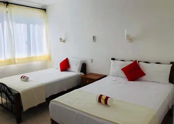 Hotel Los Leones hotel thumbnail 3