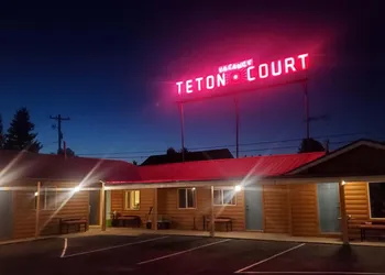 Teton Court Motel hotel thumbnail 4