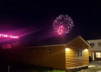 Teton Court Motel hotel thumbnail 5