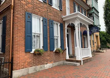 The Amberson House Bed & Breakfast hotel thumbnail 5