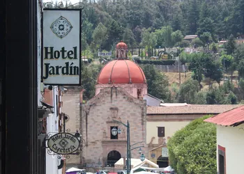 Hotel Jardín hotel thumbnail 2
