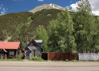 Kendall Mountain Lodge hotel thumbnail 3