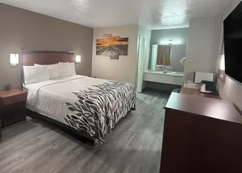 Red Roof Inn Shamrock hotel thumbnail 3