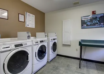 InTown Suites Extended Stay Birmingham AL - Lakeshore Parkway hotel thumbnail 3