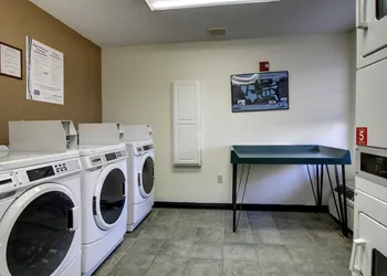InTown Suites Extended Stay Birmingham AL - Lakeshore Parkway hotel thumbnail 4
