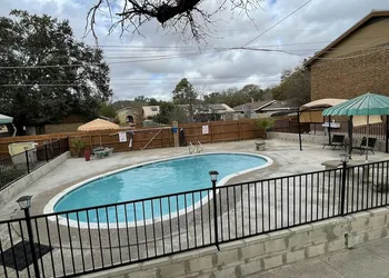 Rodeway Inn hotel thumbnail 2