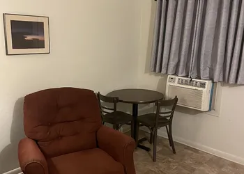 Rodeway Inn hotel thumbnail 4