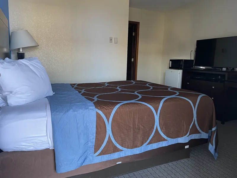 AmeriVu Inn & Suites hotel detail image 2