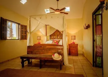 Casa Rancho hotel thumbnail 5