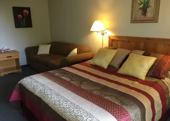 Inn at the Hilton Beach by Elevate Rooms hotel thumbnail 8