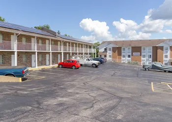 Hotel Osage Beach by the Lake of the Ozarks hotel thumbnail 2