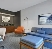 Courtyard by Marriott Hamilton hotel detail image 4