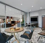 Courtyard by Marriott Hamilton hotel detail image 5