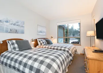 Symphony Resort Whistler hotel thumbnail 3