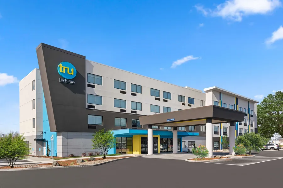 Tru by Hilton Portland Airport hotel detail image 2