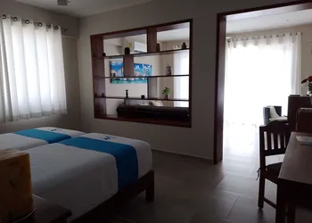 Blue Veleta Luxury Bedrooms hotel thumbnail 4