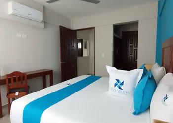 Blue Veleta Luxury Bedrooms hotel thumbnail 7