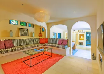Villa Encantada by Coco B Isla hotel thumbnail 3