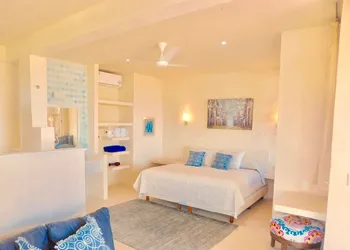 Villa Encantada by Coco B Isla hotel thumbnail 8