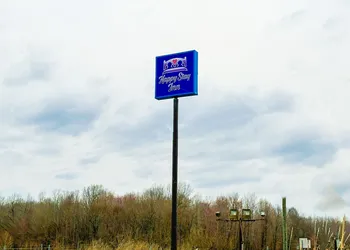 Happy Stay Inn Madisonville I-69 By OYO hotel thumbnail 2