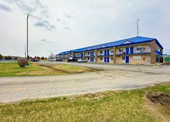 Happy Stay Inn Madisonville I-69 By OYO hotel thumbnail 5