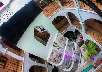 Izsla Suites hotel thumbnail 3