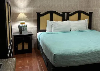 Hotel del Sol hotel thumbnail 7