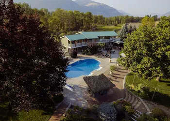 Similkameen Wild Resort & Winery hotel thumbnail 7