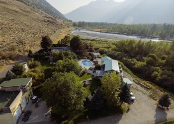 Similkameen Wild Resort & Winery hotel thumbnail 8