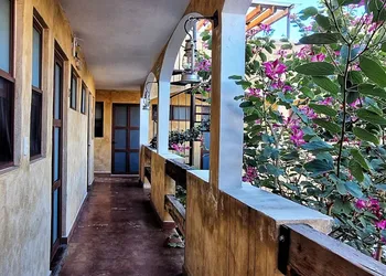 El Descanso Barrio del Artista hotel thumbnail 4