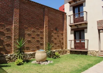 La Estancia hotel thumbnail 2