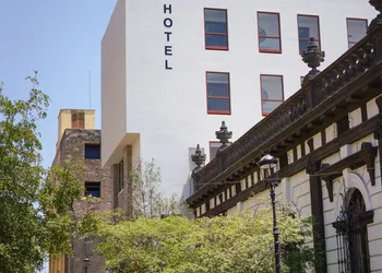 Six Hotel Guadalajara Degollado hotel thumbnail 4