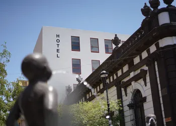 Six Hotel Guadalajara Degollado hotel thumbnail 5