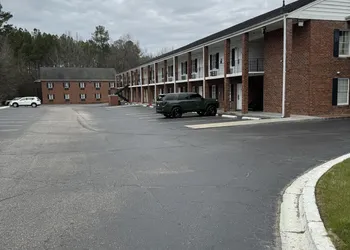 Colony Inn hotel thumbnail 2