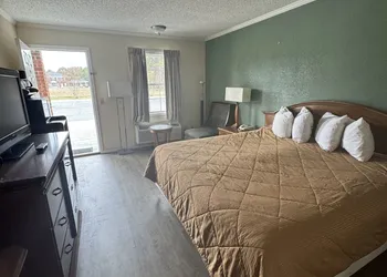Colony Inn hotel thumbnail 6