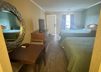 Colony Inn hotel thumbnail 7