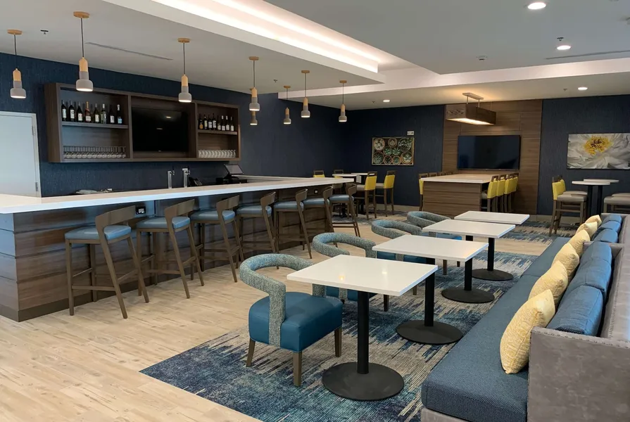 La Quinta Inn & Suites by Wyndham Round Rock near Kalahari hotel detail image 2