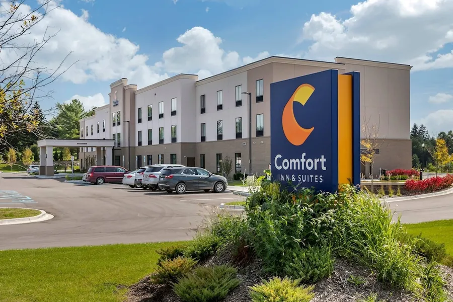 Comfort Inn & Suites Clarkston Pine Knob Area hotel detail image 2