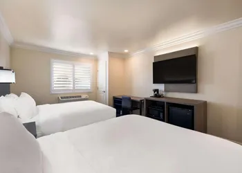 Comfort Inn Gilroy hotel thumbnail 7