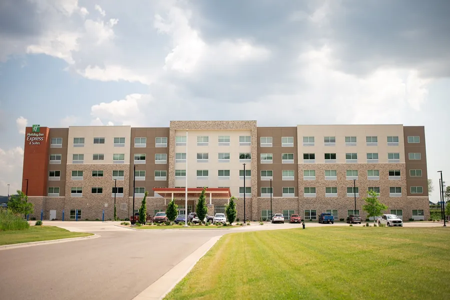 Holiday Inn Express & Suites Onalaska La Crosse Area by IHG hotel detail image 2