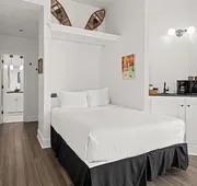 Independence Square 202 Hotel Room Over-looking the Mall and Aspen Mountain hotel detail image 4