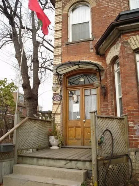 Pimblett's Downtown Toronto B&B hotel detail image 2
