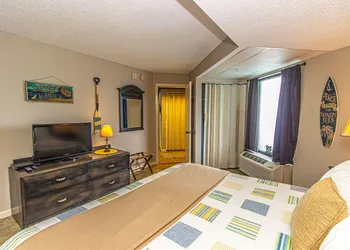 Oceanview 1 Bedroom Suite Landmark Resort 1250 Perfect for a couple or party of 4 hotel thumbnail 4