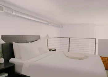 Sonder by Marriott Bonvoy The Witherspoon Apartments Center City hotel thumbnail 6