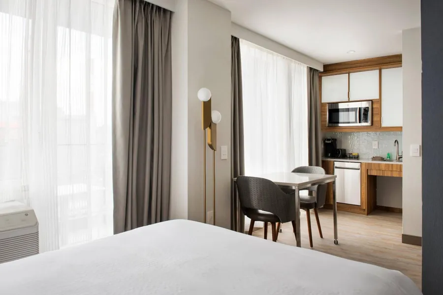 TownePlace Suites by Marriott New York Long Island City/Manhattan View hotel detail image 2