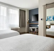 TownePlace Suites by Marriott New York Long Island City/Manhattan View hotel detail image 4