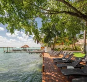 Casa Aakal Lagoon Front hotel detail image 3